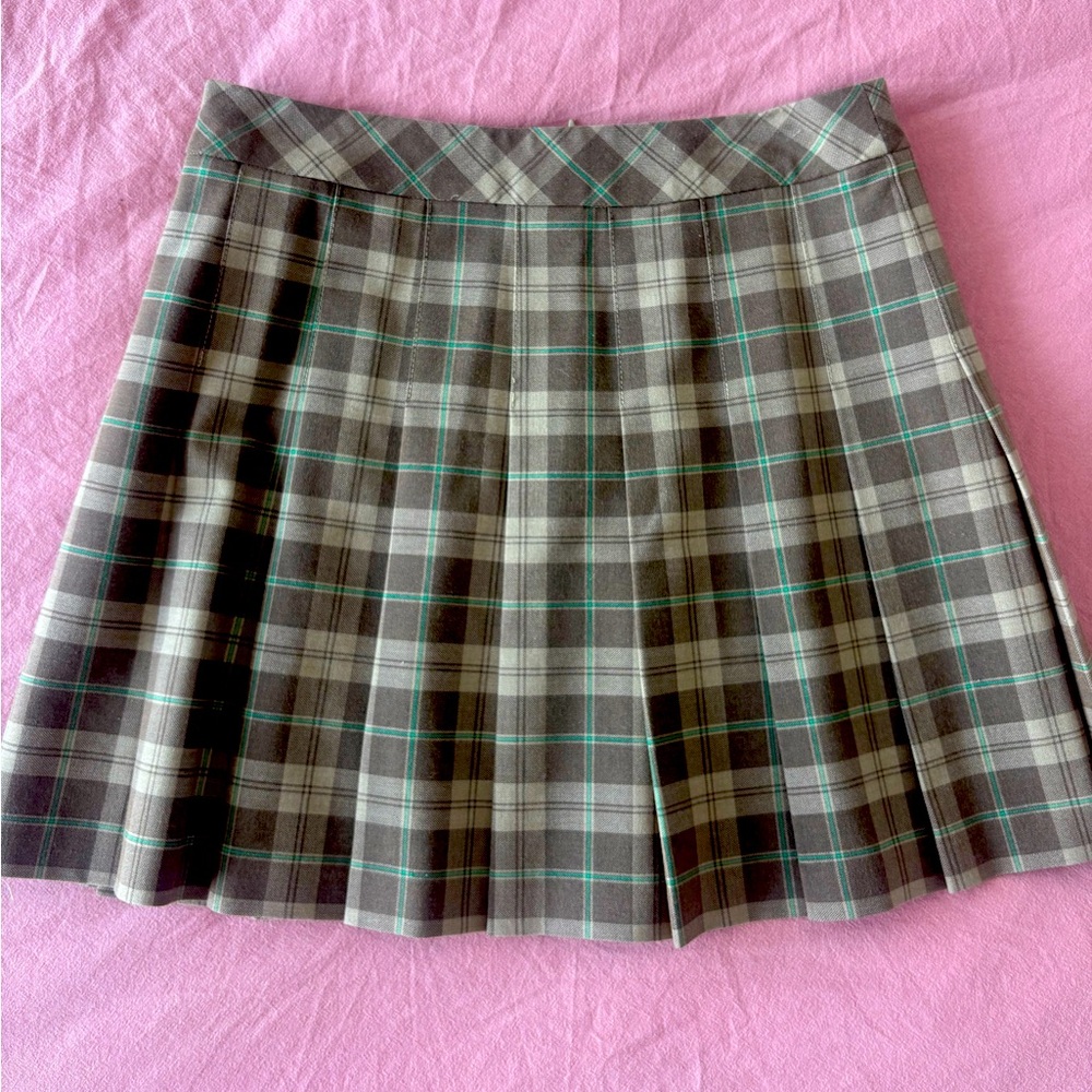 Sunday Best Aritzia Olive Pleated Plaid Mini Skirt Size 4